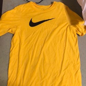 yellow nike t-shirt!